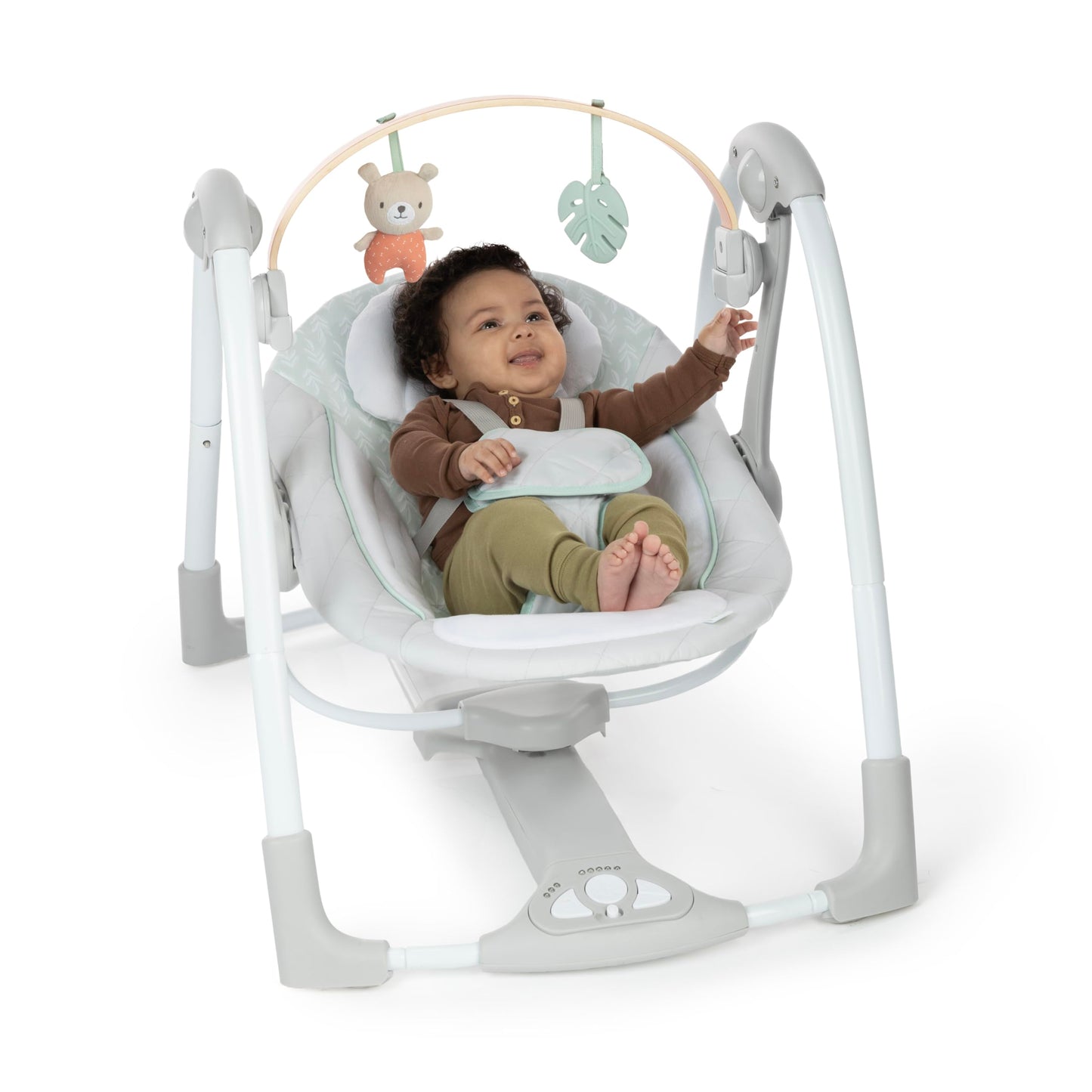 Ingenuity Hugs & Hoots zusammenklappbare & tragbare Babyschaukel, 5 Schaukelgeschwindigkeiten, 8 Melodien, 3 Naturgeräusche, Lautstärkeregulierung und Spielzeugbügel, ab der Geburt bis 9kg