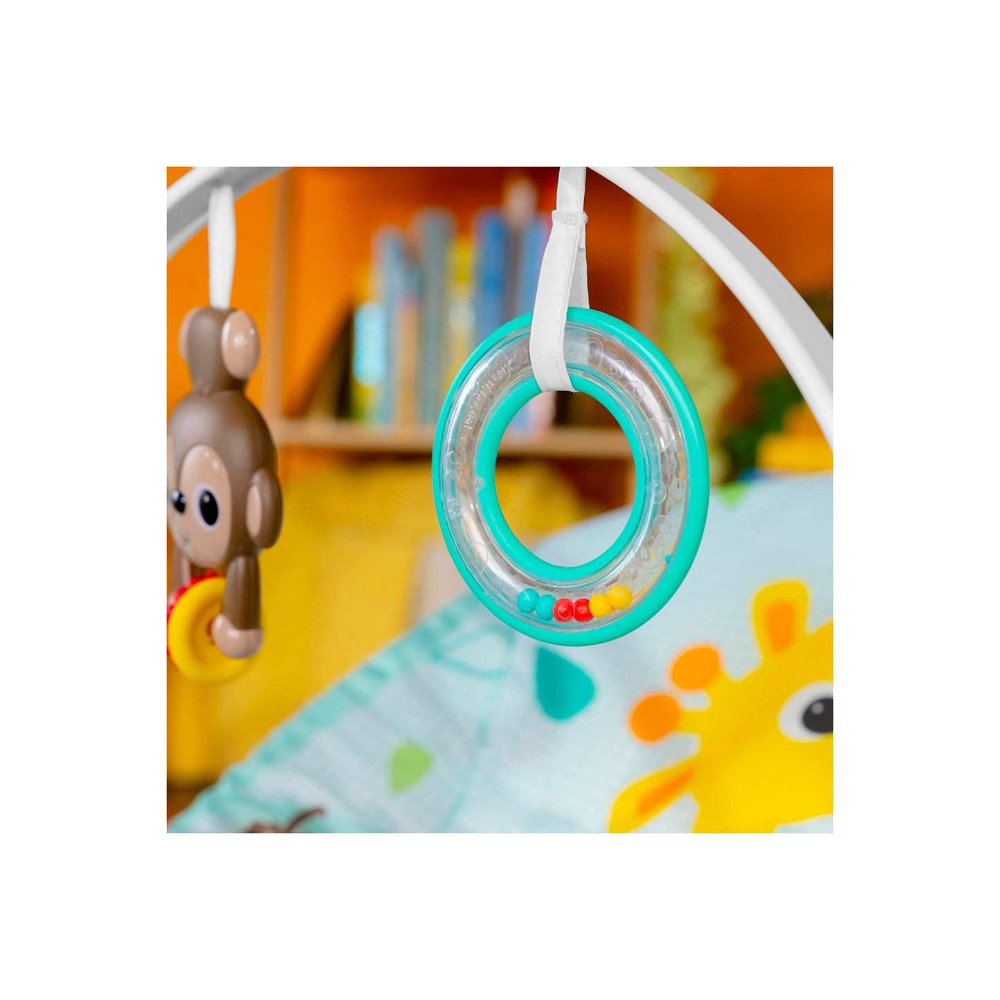 Bright Starts, Disney Baby Minnie Mouse Forever Besties, Wippe für Babies und Kleinkinder, mit beruhigenden Vibrationen, abnehmbarem Spielzeugbogen und 2 Spielzeugen, rose, 12209