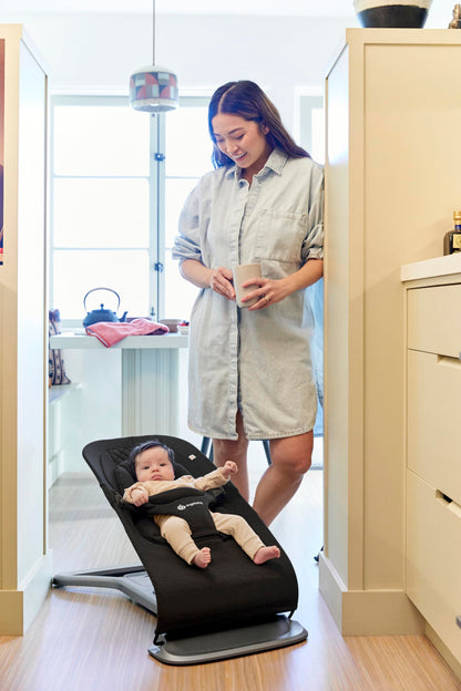 Ergobaby 3-in-1 Evolve Bouncer, Ergonomische Babywippe für Neugeborene ab Geburt bis zum Kleinkind, Babyschaukel mit Neugeboreneneinsatz (2,5 kg - 13,2 kg), Midnight Blue