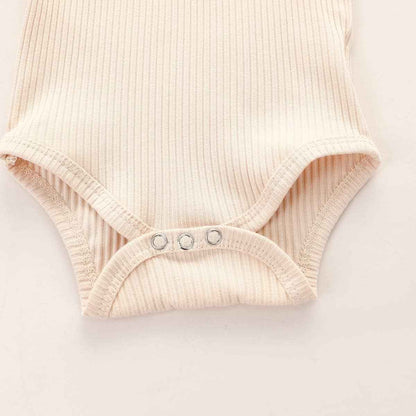 Geagodelia T-45461 Baby Girl Clothing Set, Soft Newborn Outfit with Long-Sleeved Bodysuit Romper, Trousers and Headband / Hat