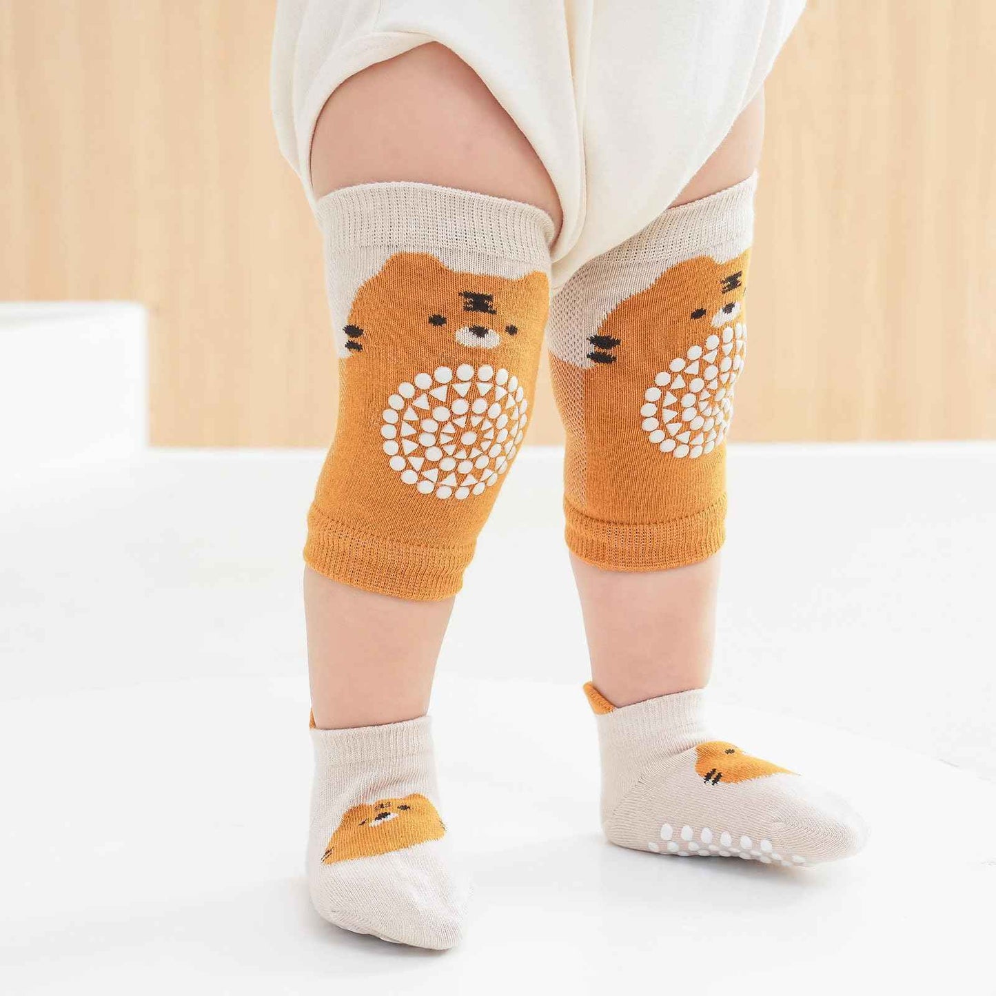 3 Paar Baby Knieschoner und 3 Paar Baby Socken Baby Krabbeln set, Anti Rutsch mit Gummipunkte Krabbelschoner Stulpen Knieschützer für Kleinkinder 0-12 Monate