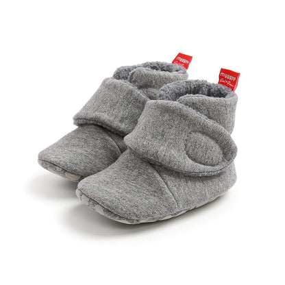 Edoton Infant Boys Girls Warm Slippers Winter White Cute Soft Cotton Unisex Non-Slip Baby Shoes for Christmas First Birthday Gift.