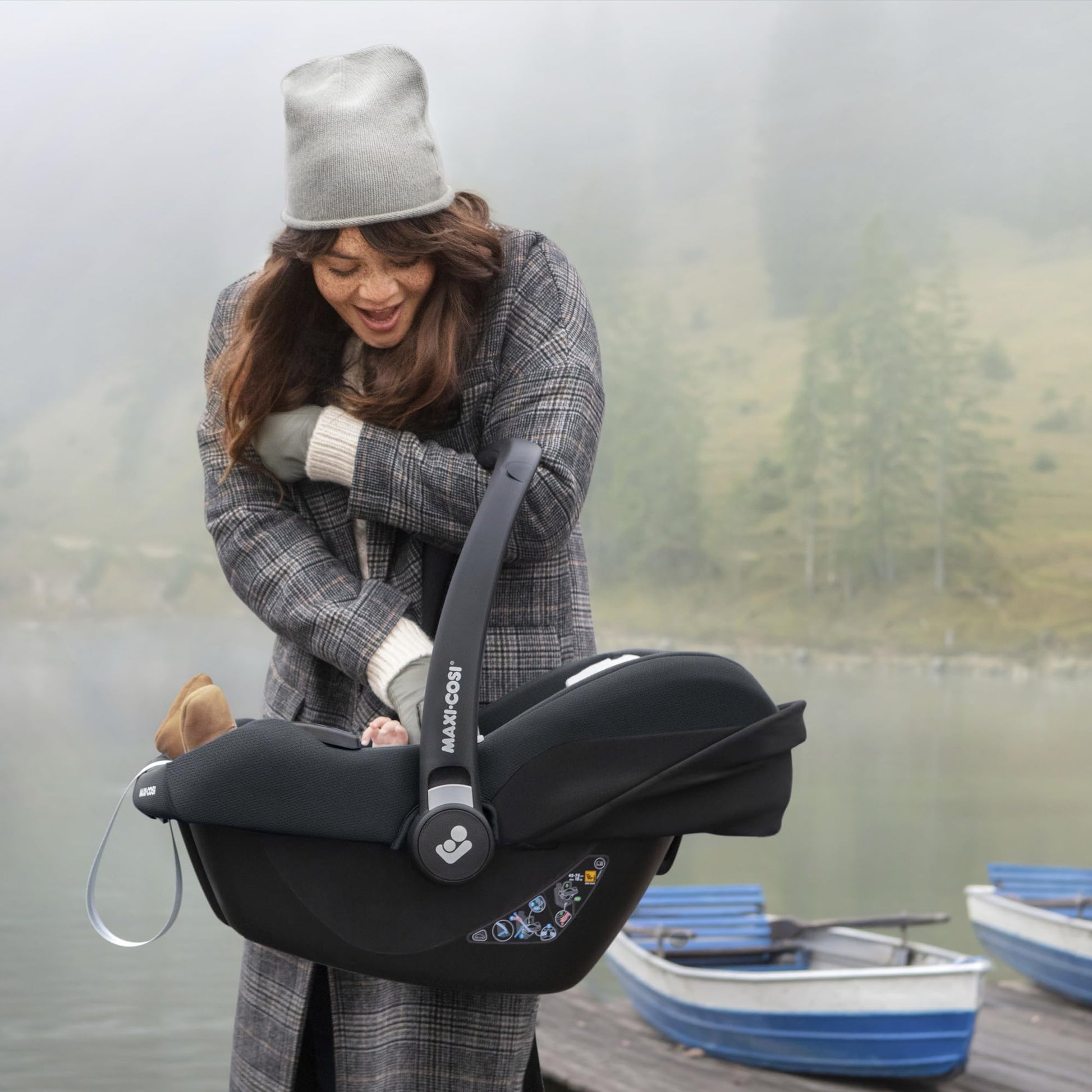 Maxi-Cosi CabrioFix i-Size, Babyschale, 0–12 Monate, max. 12 kg, leichter i-Size Kindersitz (3,2 kg), Sonnenverdeck, gepolsterter Sitz, für viele Maxi-Cosi Kinderwagen, Essential Green - Meloni2