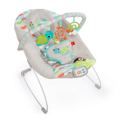 Bright Starts, Babywippe Babyschaukel Happy Safari mit beruhigenden Vibrationen & 7 Melodien, abnehmbarer Kopfstütze und Spielbogen mit 3 Spielzeugen, Lautstärkeregeler, ab der Geburt bis 9kg