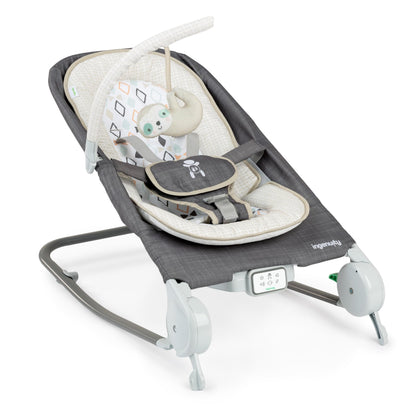 Ingenuity, Cuddle Lamb Babywippe Babyschaukel mit Schaukelfunktion und Vibrationen, Spielbogen mit 2 Plüsch Spielzeug, Musik, 4 Naturgeräuschen und Lautstärkeregler, ab Geburt bis 18 kg