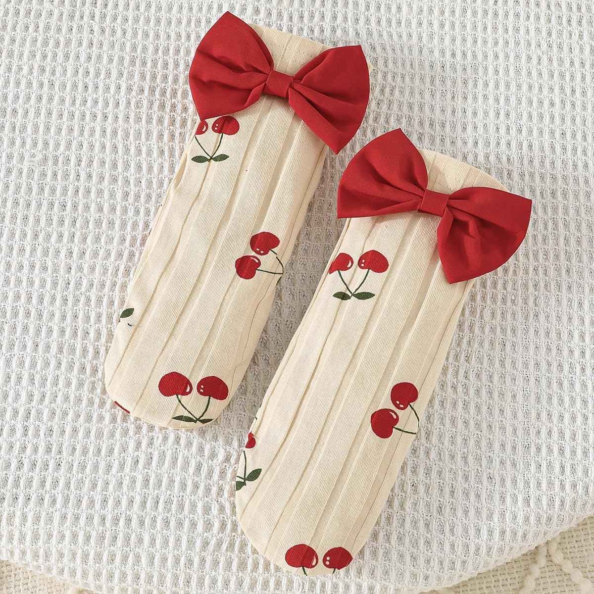 LUVCES Neugeborenes Mädchen Erdbeerkleid Valentinstag Outfit Langarm Rippstrick Kleid mit Herzchenprint mit Stirnband und Söckchen Bekleidungsset