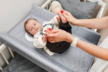 Wickelunterlage Wickelauflage Keil 70x47 cm - Wickeltischauflage für Babys abwaschbare und wasserdichte Wickelmulde ideal für Babybett und Wickeltisch Kaninchen Motiv