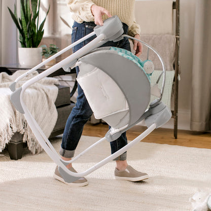 Ingenuity, tragbare Babyschaukel, Cuddle lamp - mit Melodien, Zeit- und Schaukeleinstellung