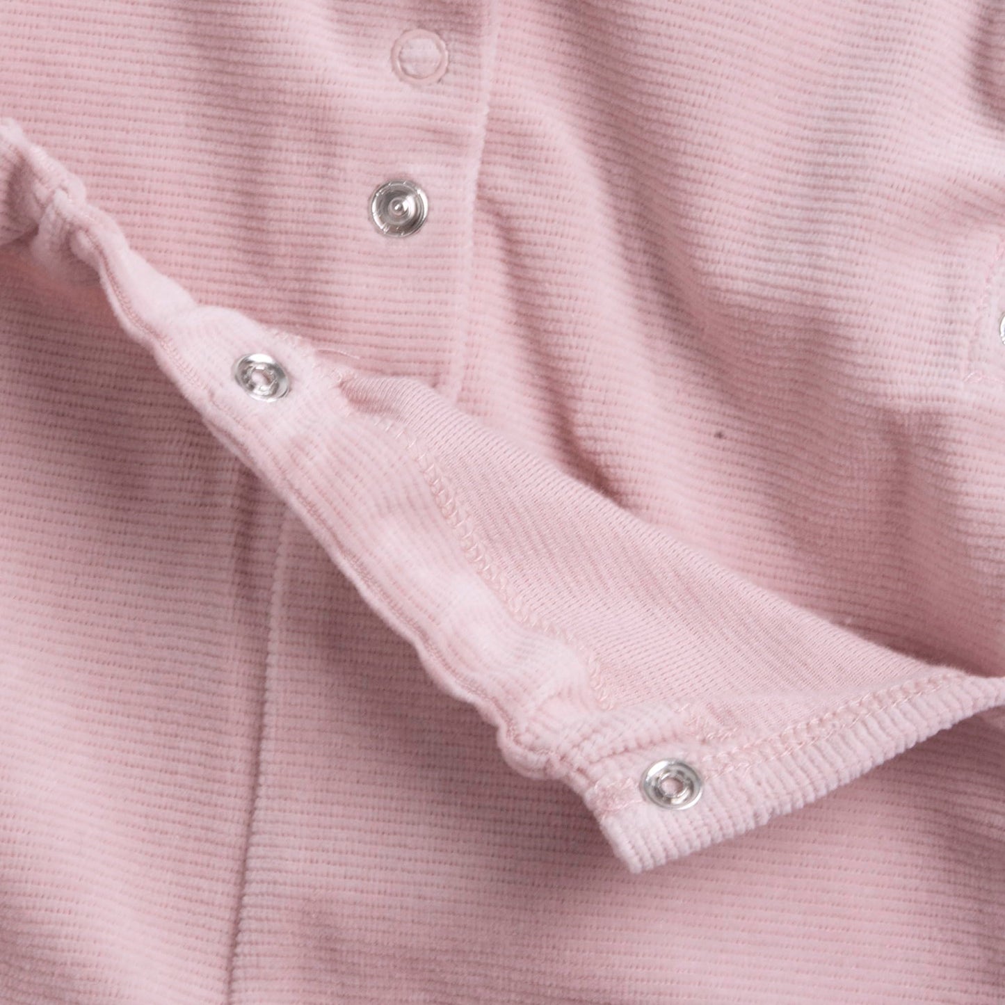 Chicco, Baby-Strampler für Jungen und Mädchen aus warmem und weichem Velours, mit praktischer Knopföffnung, ideal für den Winter, Babykleidung für 0-24 Monate, entworfen in Italien