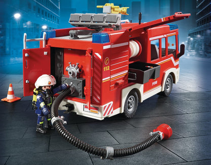 PLAYMOBIL City Action 9464 Feuerwehr-Rüstfahrzeug mit Licht und Sound, Ab 5 Jahren