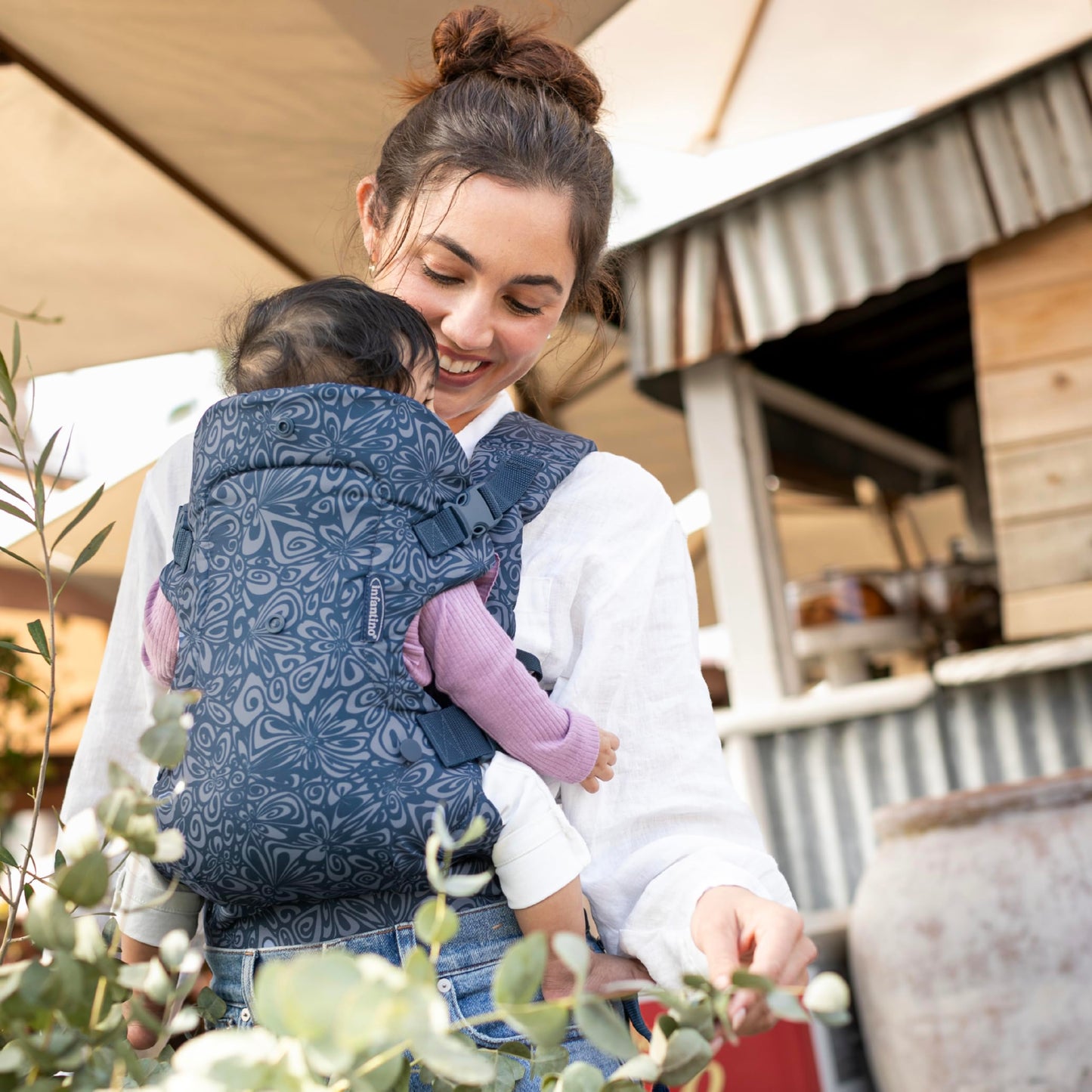Infantino Flip Advanced 4-in-1 Babytrage, Ergonomisch, Umwandelbar, mit Blickrichtung Nach Innen und Außen, Vorne und Hinten Tragbar für Neugeborene bis Kleinkinder von 3,6-14,5 kg, Grau