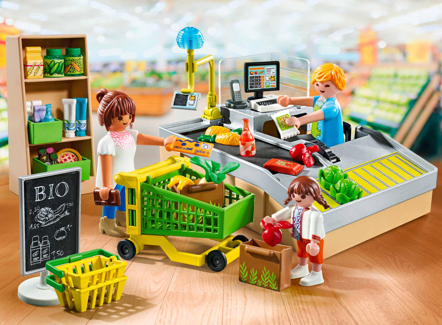 PLAYMOBIL MyLife Promo Pack 71648 Bio-Supermarkt, inklusive Kasse mit Warenlaufband, Einkaufswagen und DREI Figuren, detailreiches Spielzeug für Kinder ab 4 Jahren