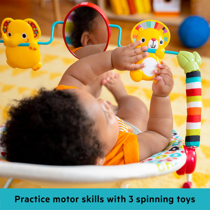 Bright Starts, Babywippe Babyschaukel Safari Fun mit Beruhigenden Vibrationen, Spielbogen mit 2 Spielzeugen, 3-Punkte-Gurt Sitz, Maschinenwaschbares Sitzpolster, ab der Geburt bis 9kg