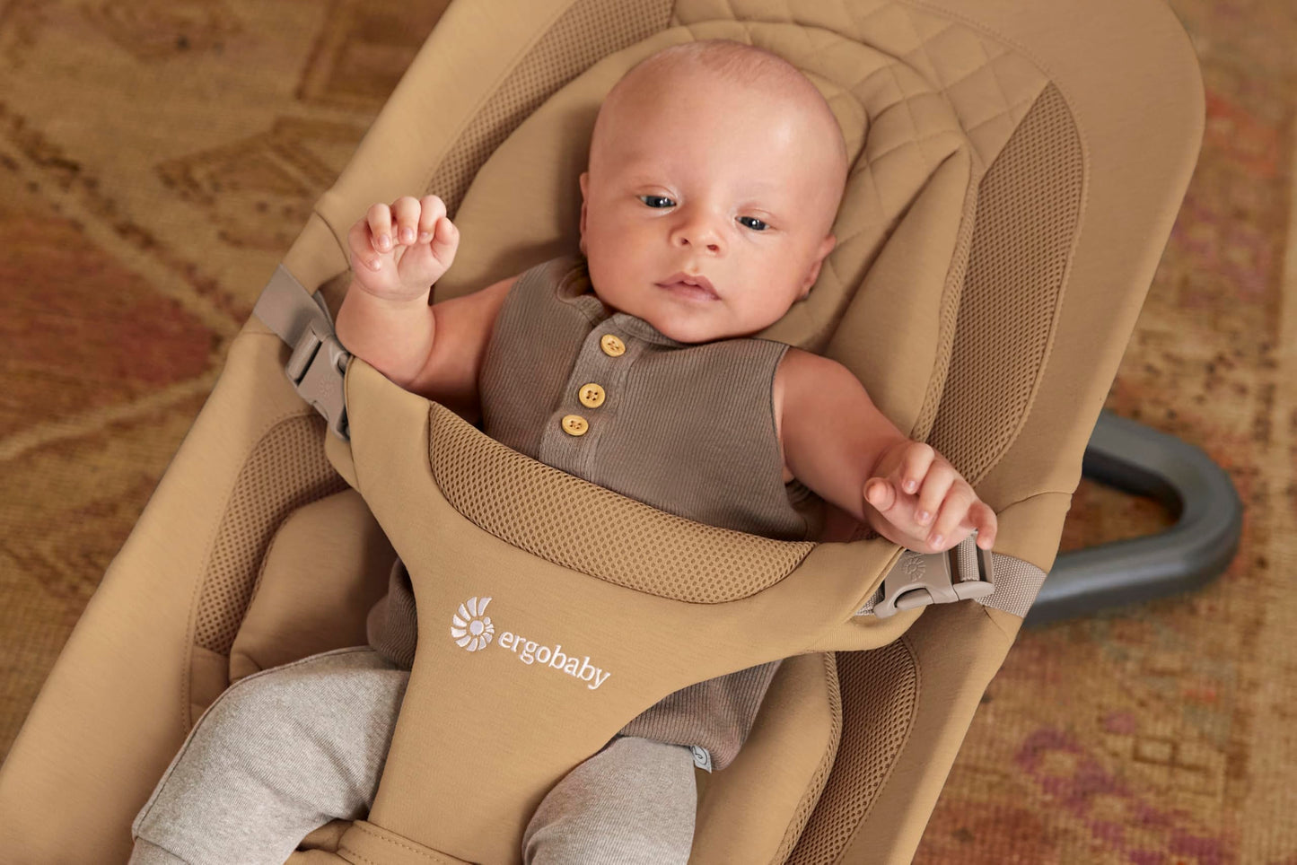 Ergobaby 3-in-1 Evolve Bouncer, Ergonomische Babywippe für Neugeborene ab Geburt bis zum Kleinkind, Babyschaukel mit Neugeboreneneinsatz (2,5 kg - 13,2 kg), Midnight Blue