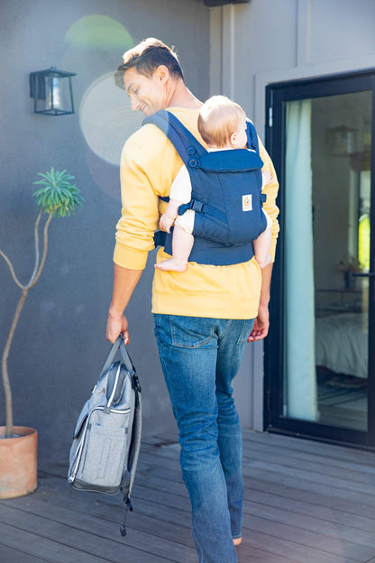 Ergobaby Adapt Babytrage für Neugeborene ab Geburt, 3-Positionen SoftFlex Mesh Ergonomische Babybauchtrage Rückentrage Baby-Tragetasche, Natural Beige, 1 Einheit