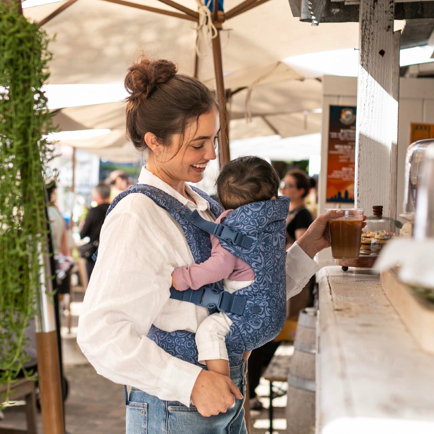 Infantino Flip Advanced 4-in-1 Babytrage, Ergonomisch, Umwandelbar, mit Blickrichtung Nach Innen und Außen, Vorne und Hinten Tragbar für Neugeborene bis Kleinkinder von 3,6-14,5 kg, Grau