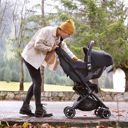 Maxi-Cosi Lara2 Baby Kinderwagen, 0–4 Jahre, 0–22 kg, federleichter, kompakter Buggy, 3 Liegepositionen, flache Liegeposition, klein zusammenklappbar, Schultergurt, Essential Black - Meloni2