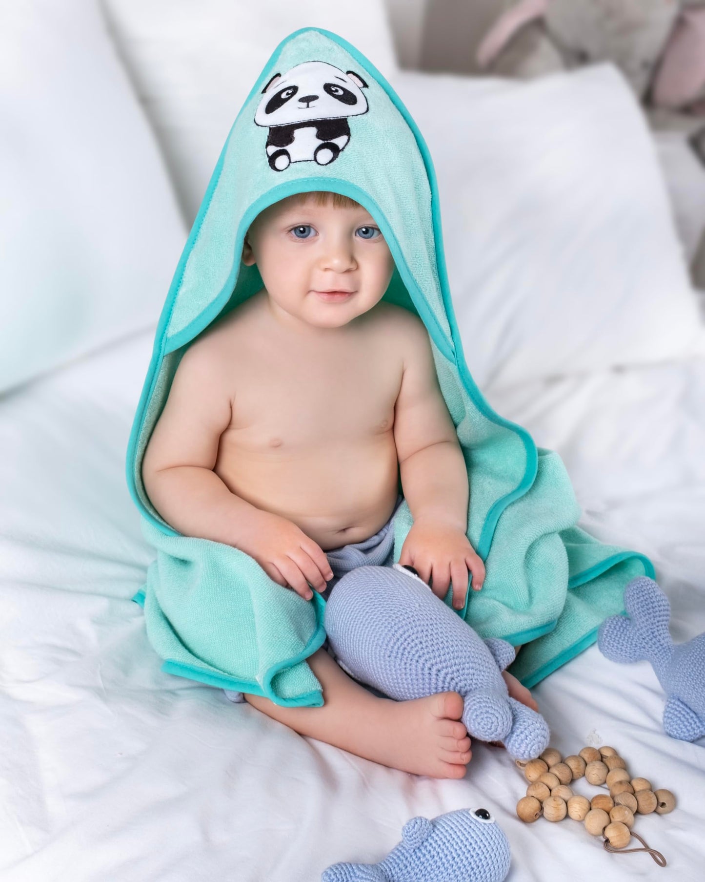 LAYNENBURG Premium Kapuzenhandtuch Baby - Badehandtuch aus 100% Baumwolle - Oeko TEX - Handtuch mit Kapuze für Neugeborene & Kinder - Badetuch, Babyhandtuch Mädchen, Jungen (Waschbär 80 x 80cm)