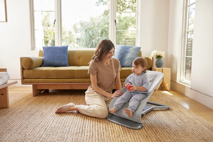 Ergobaby 3-in-1 Evolve Bouncer, Ergonomische Babywippe für Neugeborene ab Geburt bis zum Kleinkind, Babyschaukel mit Neugeboreneneinsatz (2,5 kg - 13,2 kg), Midnight Blue
