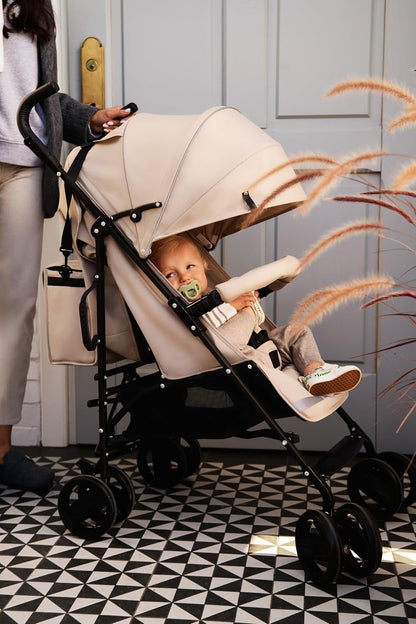 MoMi AKIRA Kinderbuggy Kinderwagen ab 6 Monaten (bis 15 kg), verstellbarer 5-Punkt-Sicherheitsgurt, Babytasche, Einkaufskorb, Regen- und Insektenschutz.