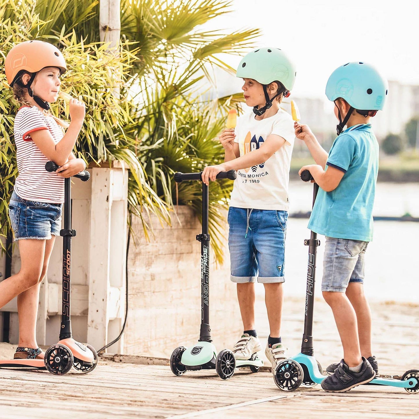 Scoot and Ride Babyhelm mit verstellbaren Trägern, Mattes Finish, Größen XXS, inklusive LED-Sicherheitslicht und weicher Fleece-Polsterung für zusätzlichen Schutz