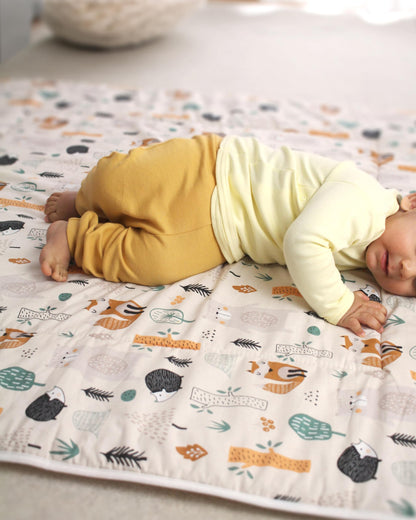 TupTam Krabbeldecke für Baby 120x120 cm - Gepolsterte Spieldecke Baby Baumwolle, XXL, OEKO-TEX, Weich & Hautfreundlich, Farbe: Wald/Beige