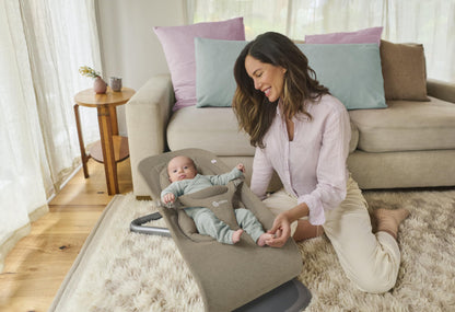 Ergobaby 3-in-1 Evolve Bouncer, Ergonomische Babywippe für Neugeborene ab Geburt bis zum Kleinkind, Babyschaukel mit Neugeboreneneinsatz (2,5 kg - 13,2 kg), Midnight Blue