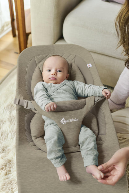 Ergobaby 3-in-1 Evolve Bouncer, Ergonomische Babywippe für Neugeborene ab Geburt bis zum Kleinkind, Babyschaukel mit Neugeboreneneinsatz (2,5 kg - 13,2 kg), Midnight Blue