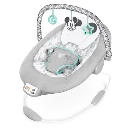 Bright Starts, Disney Baby, Winnie the Pooh Babywippe Babyschaukel mit Vibrationen, Automatischer Ausschaltfunktion, Melodien, Lautstärkeregler, Abnehmbarer Kopfstütze und Spielbogen