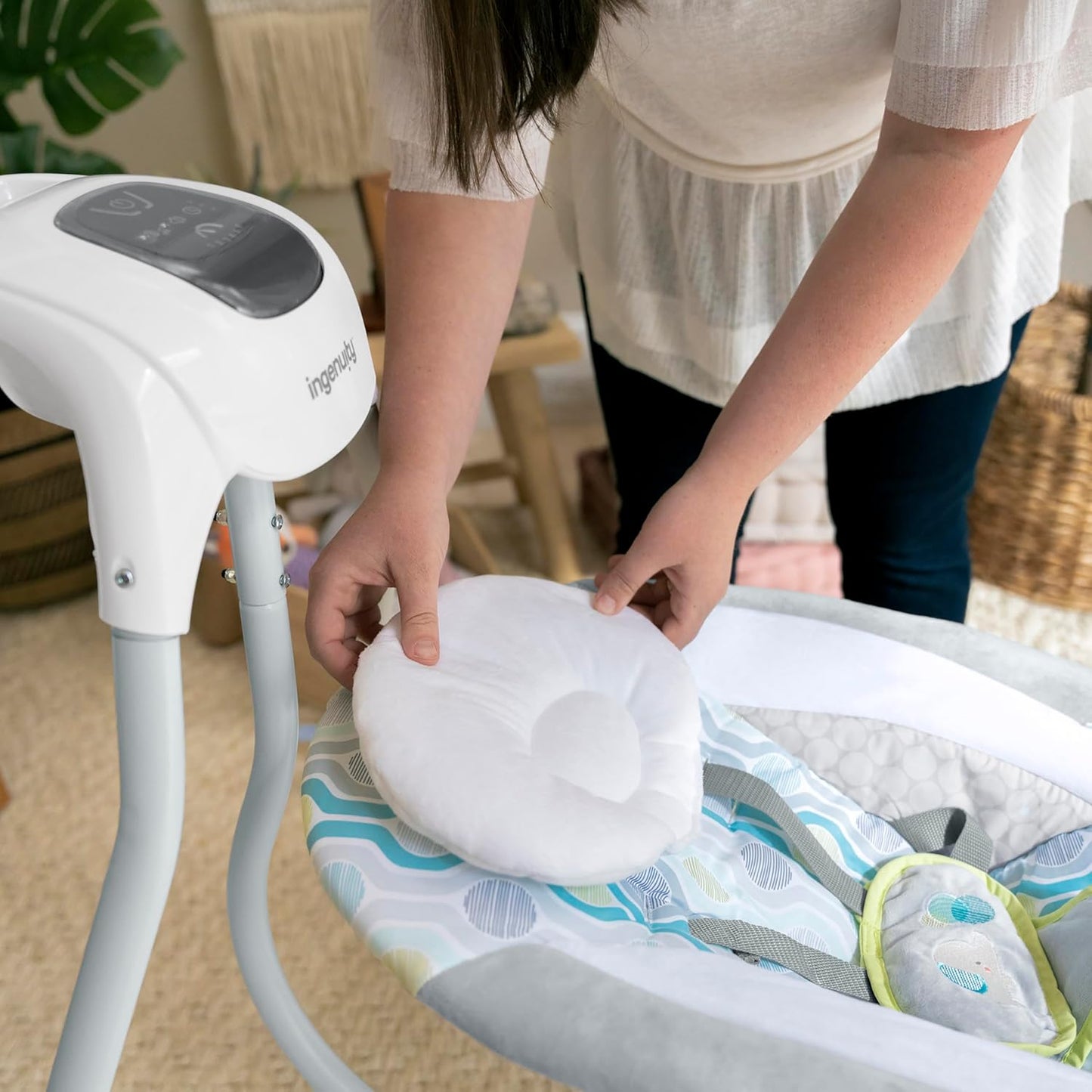 Ingenuity, Everston Babyschaukel, 180° drehbar, 3 Schaukelrichtungen und 6 -geschwindigkeiten, spielt 8 Melodien und weißes Rauschen, ab der geburt bis 9kg