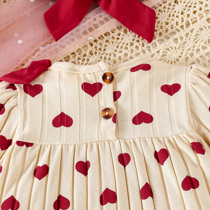 Neugeborenes Mädchen Erdbeerkleid Valentinstag Outfit Langarm Rippstrick Kleid mit Herzchenprint mit Stirnband und Söckchen Bekleidungsset