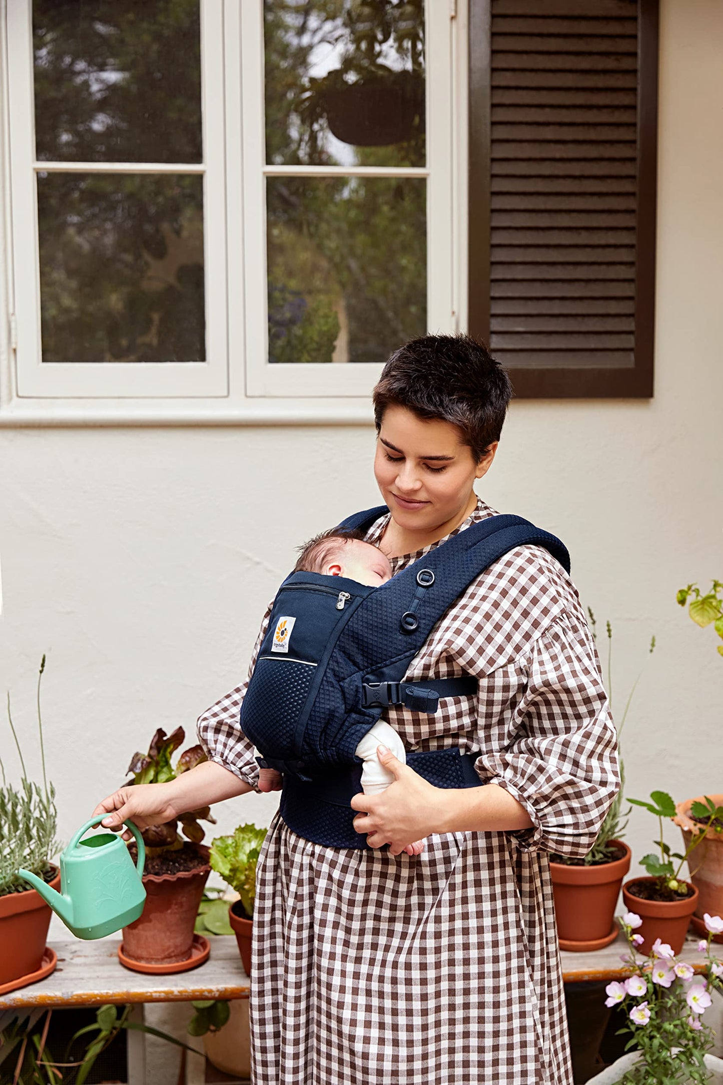 Ergobaby Adapt Babytrage für Neugeborene ab Geburt, 3-Positionen SoftFlex Mesh Ergonomische Babybauchtrage Rückentrage Baby-Tragetasche, Natural Beige, 1 Einheit