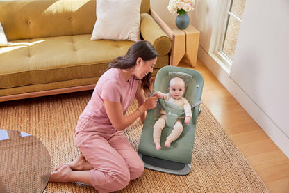 Ergobaby 3-in-1 Evolve Bouncer, Ergonomische Babywippe für Neugeborene ab Geburt bis zum Kleinkind, Babyschaukel mit Neugeboreneneinsatz (2,5 kg - 13,2 kg), Midnight Blue