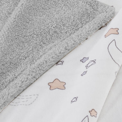 CREVENT Kleine Flauschige warme Baby-Überwurfdecke für Jungen, Kleinkinder, Kinderbett, Kinderwagen, 75 cm x 100 cm, graue Wolke