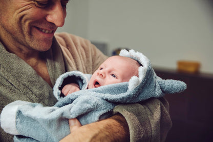 Lexikind Kapuzenhandtuch Baby: Frottee Bademantel - Babyhandtuch mit Kapuze - Kapuzenbadetuch (Hai blau)
