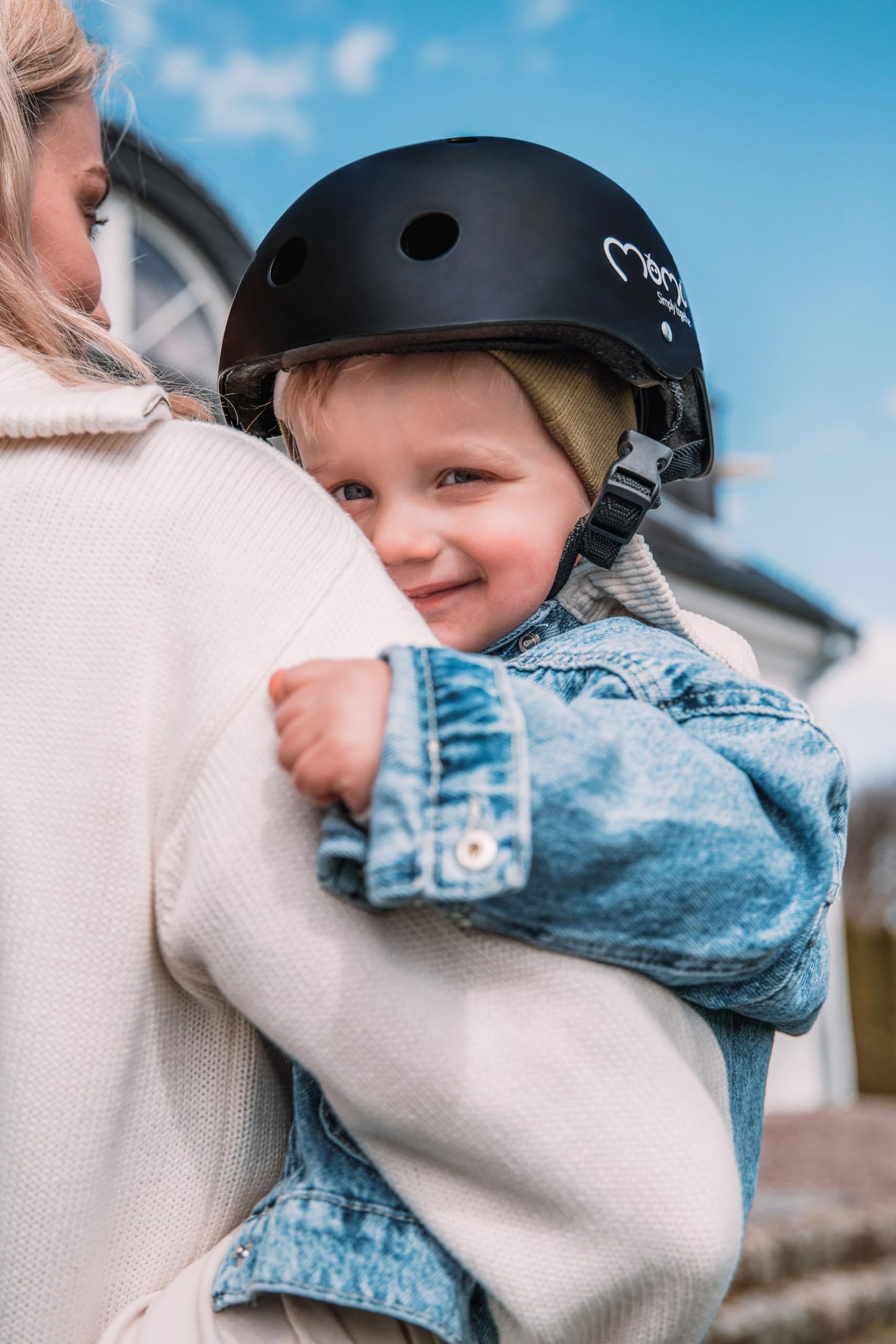 MoMi Mimi Kinderhelm verstellbar, Kopfumfang 47 – 58 cm (1-4 Jahre), stoß- und schlagfester Fahrradhelm für Kinder, 11 Lüftungsöffnungen, Schaumstoffpolsterung, Einstellbarer Kinnriemen