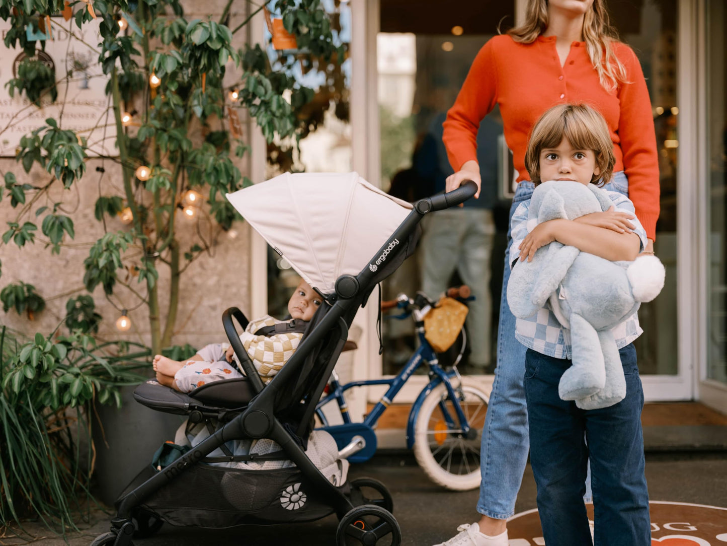 Ergobaby Metro3 Kinderwagen Buggy mit Liegefunktion, Baby-Buggy ab Geburt bis 22kg (0-4 Jahre), Zusammenklappbar und Autositz Kompatibel, höhenverstellbarer Griff, ergonomischer Sitz, Graphite Grey