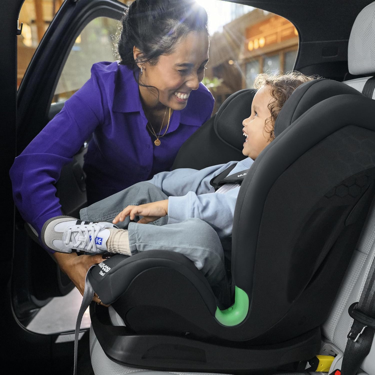 Maxi-Cosi Titan S Comfort i-Size, atmungsaktive Komfortstoffe, mitwachsender Kindersitz, 15 Monate–12 Jahre (76–150 cm), ISOFIX Kindersitz Auto, 5 Sitzposition & 13 Kopfstützenstufen, Authentic Black - Meloni2
