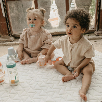 Suavinex, Set mit 2 Schnullern für Babys 0-6 Monate, Symmetrisch, Super weich und flexibel, Dreams Pink, 2er-Pack