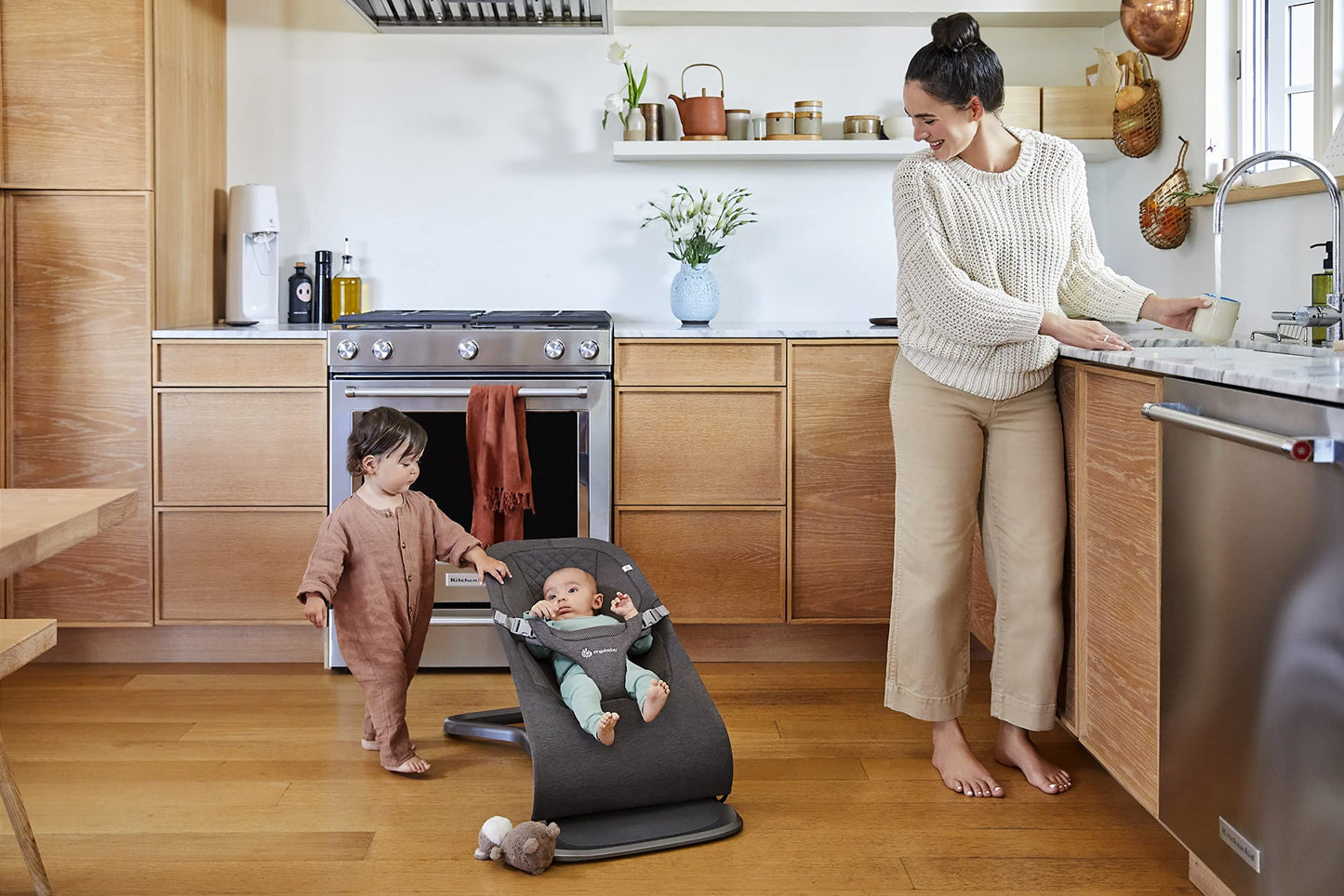 Ergobaby 3-in-1 Evolve Bouncer, Ergonomische Babywippe für Neugeborene ab Geburt bis zum Kleinkind, Babyschaukel mit Neugeboreneneinsatz (2,5 kg - 13,2 kg), Midnight Blue