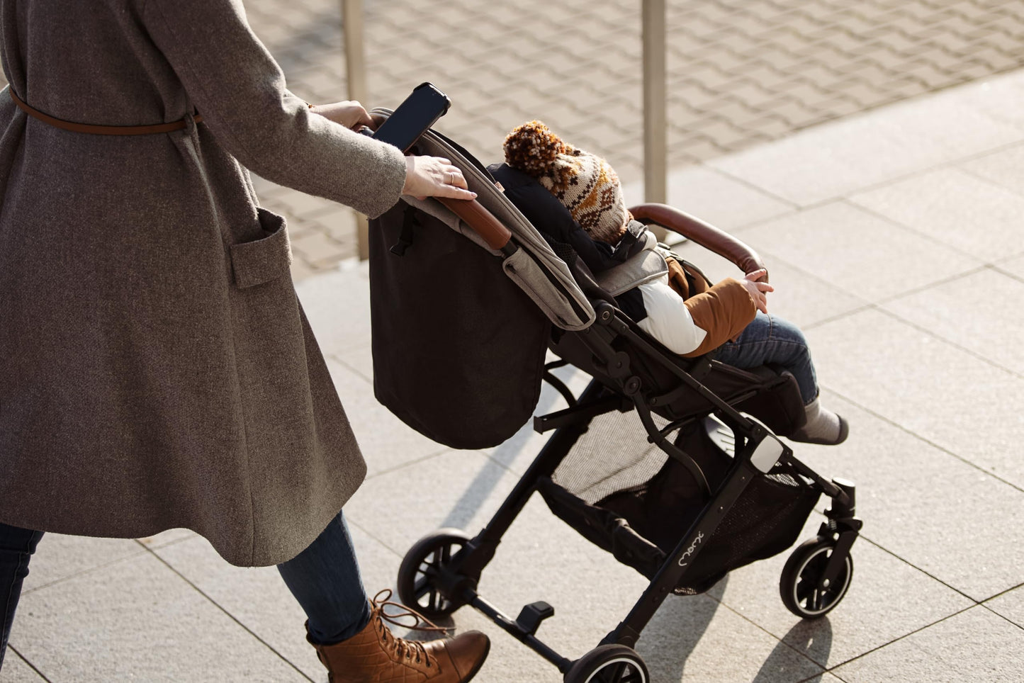 MoMi ESTELLE Reise Buggy Klein Zusammenklappbar - Kinderwagen Klappbar für Kinder bis 15kg ab 6 Monaten - Reisebuggy mit Liegefunktion - Kinderbuggy Leicht 7,5kg - 5-Punkt-Sicherheitsgurt
