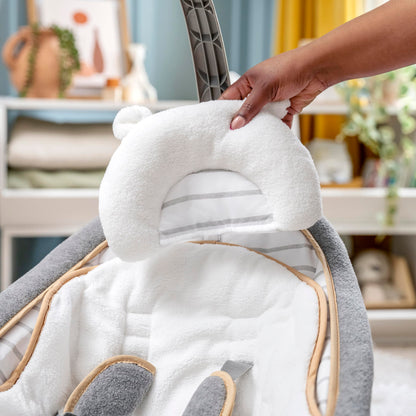 Ingenuity, Cuddle Lamb Babywippe Babyschaukel mit Schaukelfunktion und Vibrationen, Spielbogen mit 2 Plüsch Spielzeug, Musik, 4 Naturgeräuschen und Lautstärkeregler, ab Geburt bis 18 kg