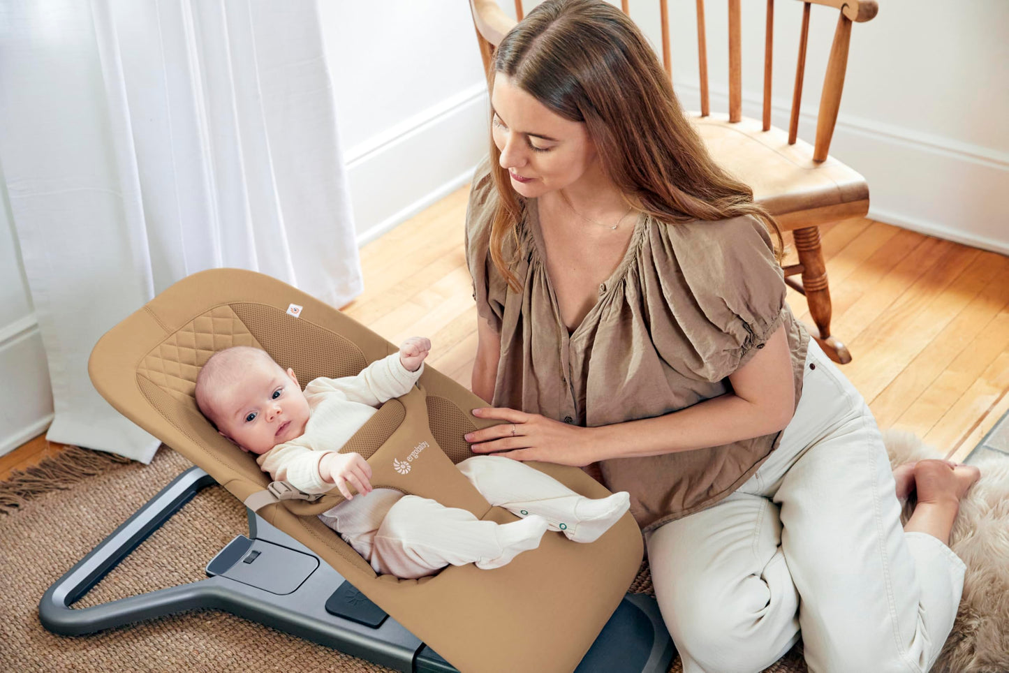 Ergobaby 3-in-1 Evolve Bouncer, Ergonomische Babywippe für Neugeborene ab Geburt bis zum Kleinkind, Babyschaukel mit Neugeboreneneinsatz (2,5 kg - 13,2 kg), Midnight Blue