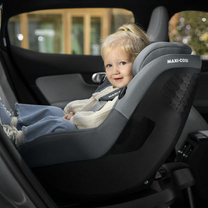 Maxi-Cosi Pebble i-Size, Babyschale, 0–15 Monate, 0–13 kg, 40–83 cm, leichter i-Size Kindersitz, Click&Go-Installation, G-CELL Seitenaufprallschutz, Sitzverkleinerer, Tonal Black