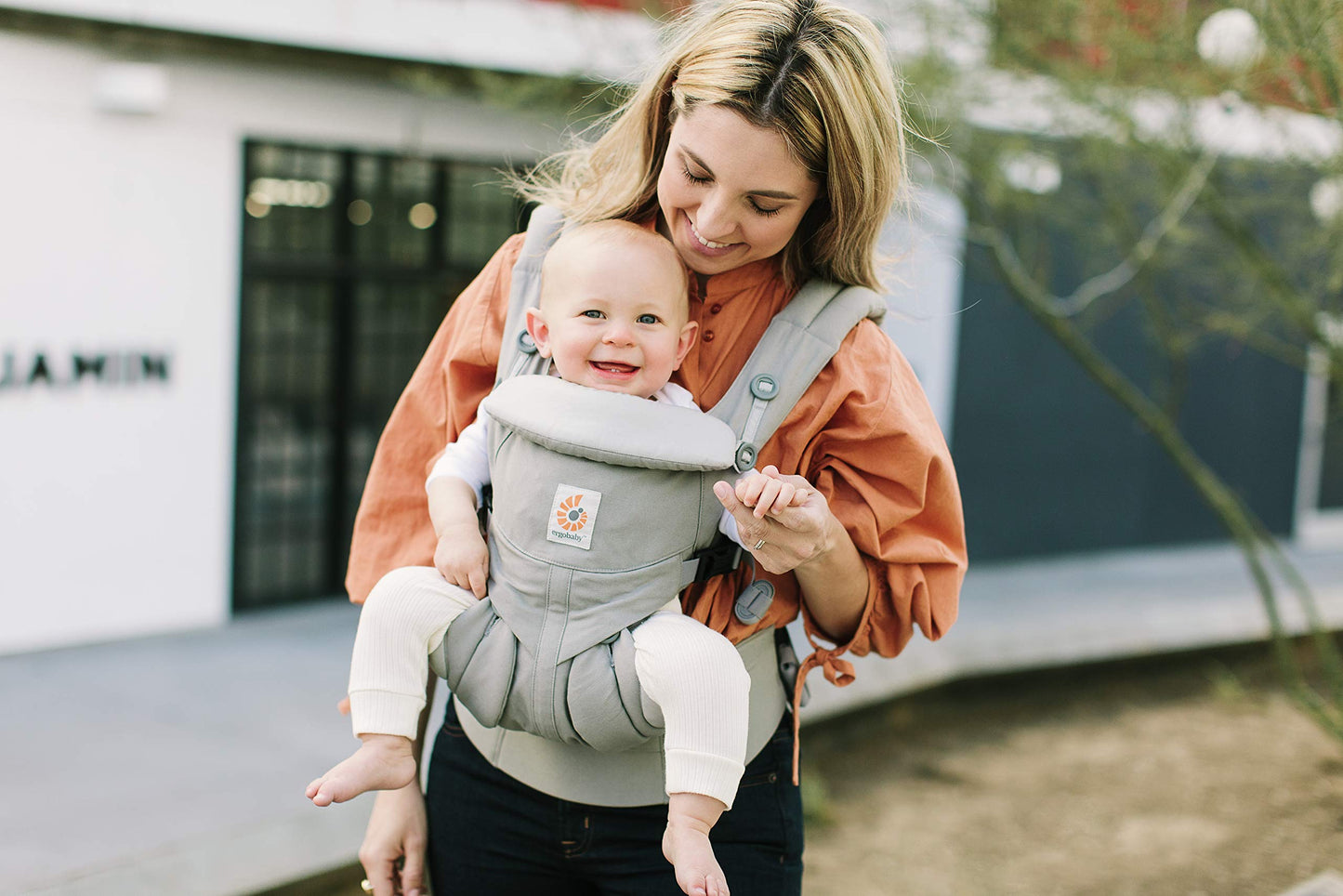 Ergobaby Babytrage, Omni 360 Cool Air Mesh mit 4 Positionen für Neugeborene bis Kleinkinder (0-4 Jahre), ergonomische Kindertrage und Rucksack, Mitternachtsblau