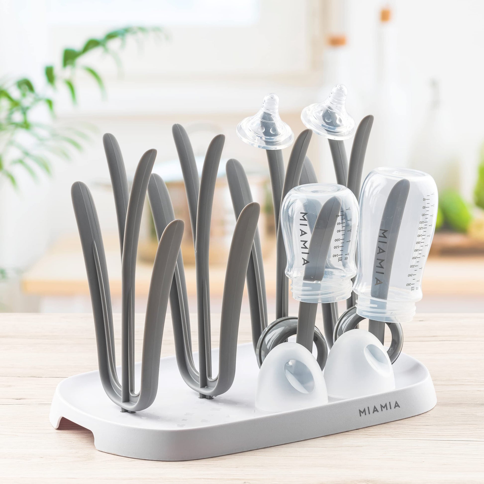 MiaMia 13-tlg. Babyflaschen Set – 6 Flaschen mit Silikon-Trinksaugern | Inkl. Milchpulverportionierer, Bürste & Abtropfständer | BPA-frei, Anti-Kolik & spülmaschinenfest | 2x 140 ml & 4x 260 ml - Meloni2