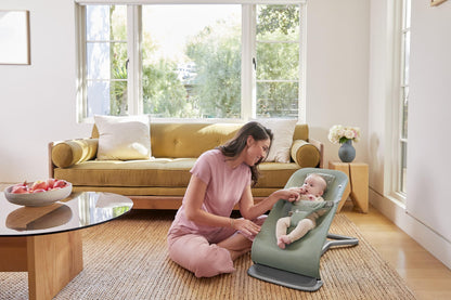Ergobaby 3-in-1 Evolve Bouncer, Ergonomische Babywippe für Neugeborene ab Geburt bis zum Kleinkind, Babyschaukel mit Neugeboreneneinsatz (2,5 kg - 13,2 kg), Midnight Blue