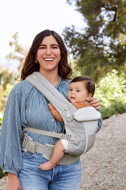 Ergobaby Adapt Babytrage für Neugeborene ab Geburt, 3-Positionen SoftFlex Mesh Ergonomische Babybauchtrage Rückentrage Baby-Tragetasche, Natural Beige, 1 Einheit