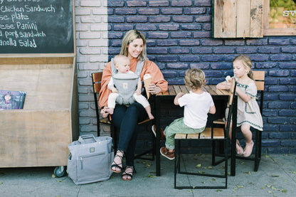 Ergobaby Babytrage, Omni 360 Cool Air Mesh mit 4 Positionen für Neugeborene bis Kleinkinder (0-4 Jahre), ergonomische Kindertrage und Rucksack, Mitternachtsblau