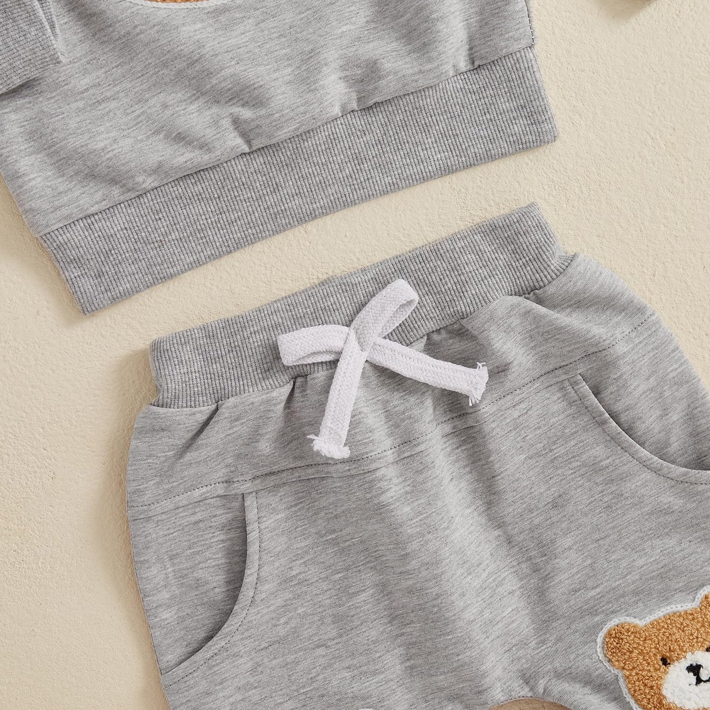 Carolilly Baby Suit 2-Piece Clothing Outfit Baby Clothing Set Cute Long Sleeve Sweatshirt Embroidered Bear + Long Trousers Warm Children's Suit Autumn Spring